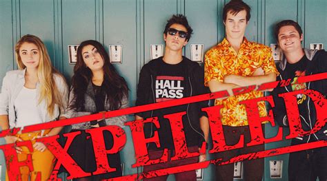 synonym of expelled|Iba pa.
